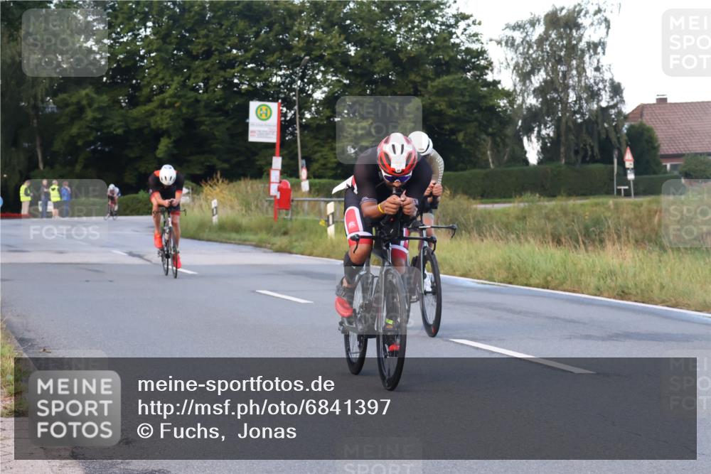 25.08.2024 - Elbe Triathlon Hamburg Fuchs,  Jonas http://msf.ph/oto/6841397 25.08.2024 08:57:37 Radfahren 58, 97, 185, 126 meine-sportfotos.de