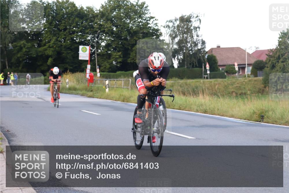 25.08.2024 - Elbe Triathlon Hamburg Fuchs,  Jonas http://msf.ph/oto/6841403 25.08.2024 08:57:37 Radfahren 58, 97, 185, 126 meine-sportfotos.de