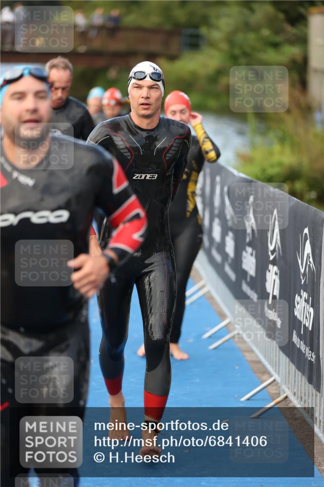 25.08.2024 - Elbe Triathlon Hamburg H.Heesch http://msf.ph/oto/6841406 25.08.2024 08:44:36 Schwimmen 80, 120, 124, 134, 145, 152, 161, 166, 169, 186, 188, 197 meine-sportfotos.de