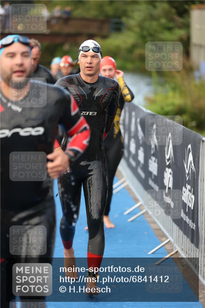 25.08.2024 - Elbe Triathlon Hamburg H.Heesch http://msf.ph/oto/6841412 25.08.2024 08:44:36 Schwimmen 80, 120, 124, 134, 145, 152, 161, 166, 169, 186, 188, 197 meine-sportfotos.de