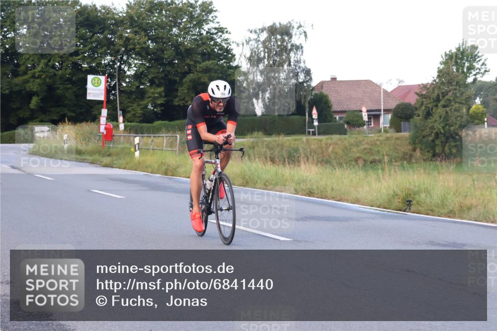 25.08.2024 - Elbe Triathlon Hamburg Fuchs,  Jonas http://msf.ph/oto/6841440 25.08.2024 08:57:39 Radfahren 58, 97, 185, 126, 147 meine-sportfotos.de