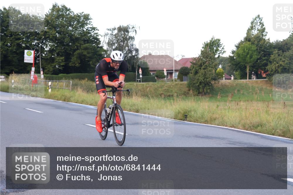 25.08.2024 - Elbe Triathlon Hamburg Fuchs,  Jonas http://msf.ph/oto/6841444 25.08.2024 08:57:39 Radfahren 58, 97, 185, 126, 147 meine-sportfotos.de