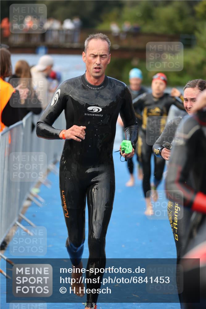 25.08.2024 - Elbe Triathlon Hamburg H.Heesch http://msf.ph/oto/6841453 25.08.2024 08:44:37 Schwimmen 80, 120, 124, 134, 145, 152, 161, 166, 169, 186, 188, 197 meine-sportfotos.de