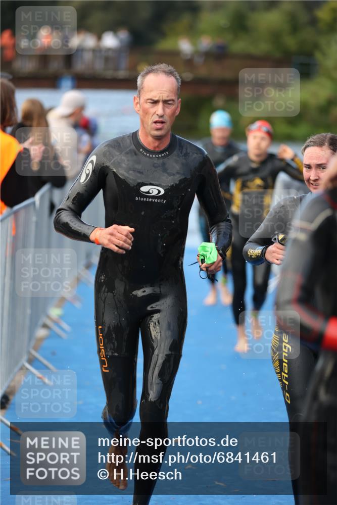 25.08.2024 - Elbe Triathlon Hamburg H.Heesch http://msf.ph/oto/6841461 25.08.2024 08:44:37 Schwimmen 80, 120, 124, 134, 145, 152, 161, 166, 169, 186, 188, 197 meine-sportfotos.de