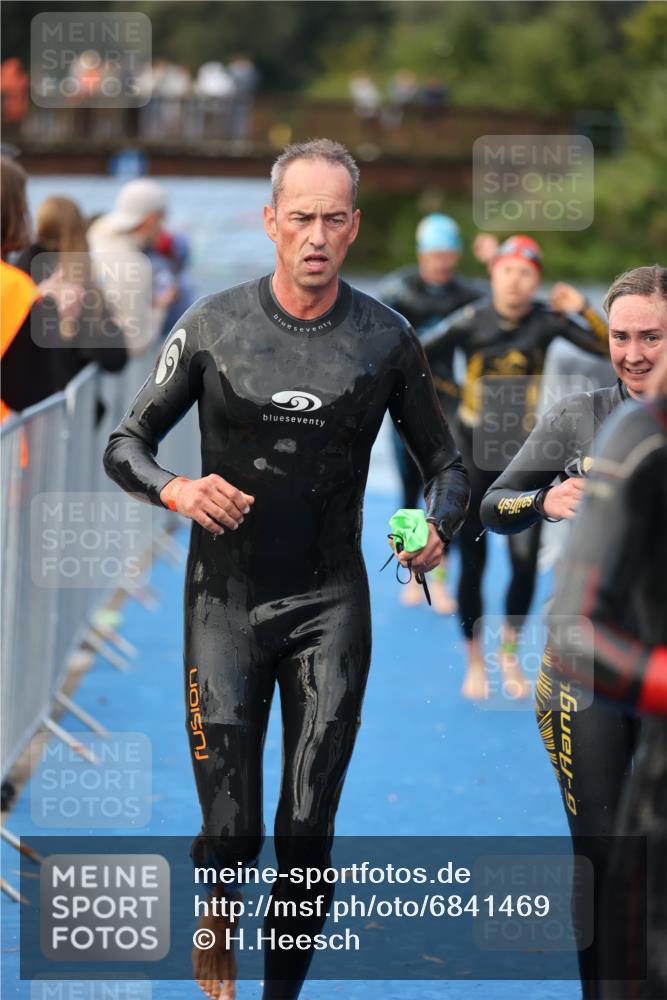 25.08.2024 - Elbe Triathlon Hamburg H.Heesch http://msf.ph/oto/6841469 25.08.2024 08:44:37 Schwimmen 80, 120, 124, 134, 145, 152, 161, 166, 169, 186, 188, 197 meine-sportfotos.de