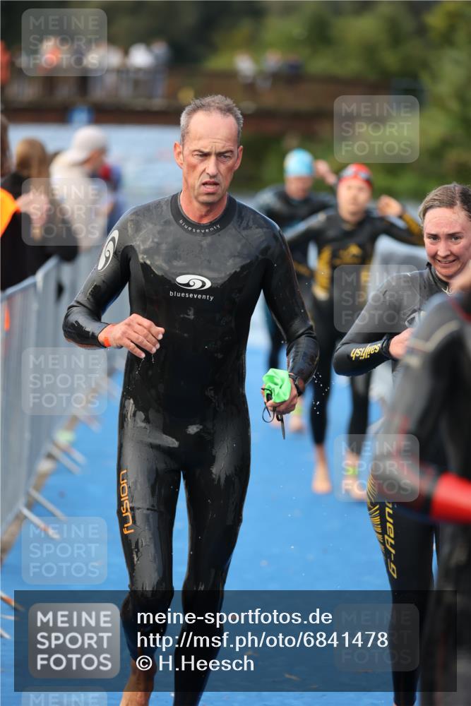 25.08.2024 - Elbe Triathlon Hamburg H.Heesch http://msf.ph/oto/6841478 25.08.2024 08:44:37 Schwimmen 80, 120, 124, 134, 145, 152, 161, 166, 169, 186, 188, 197 meine-sportfotos.de