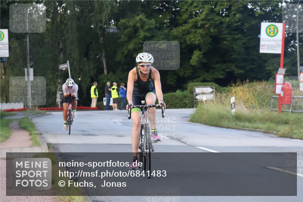 25.08.2024 - Elbe Triathlon Hamburg Fuchs,  Jonas http://msf.ph/oto/6841483 25.08.2024 08:57:42 Radfahren 58, 97, 185, 126, 147 meine-sportfotos.de
