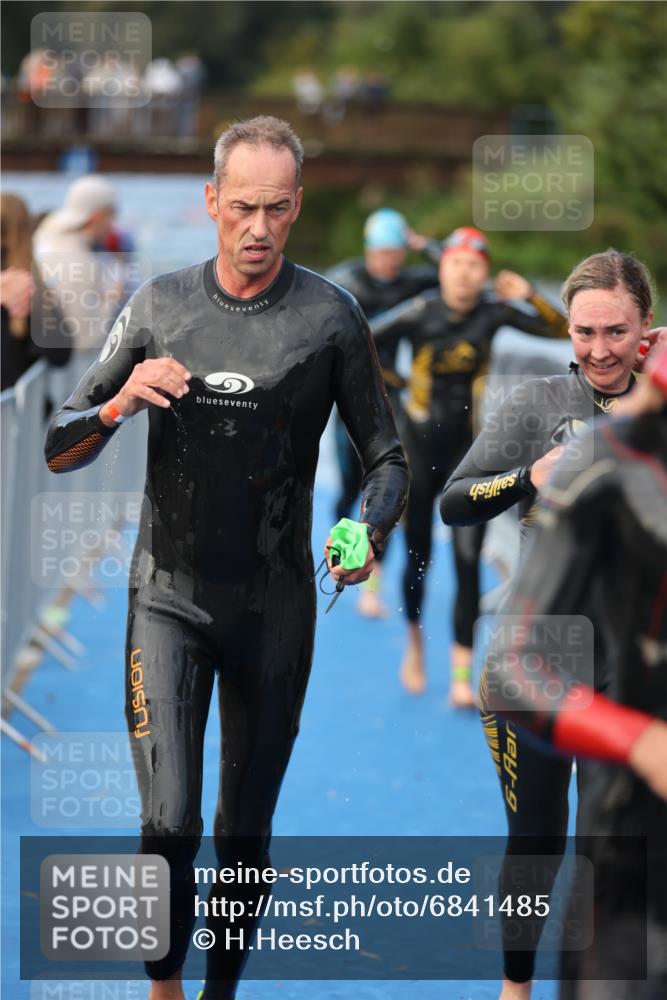 25.08.2024 - Elbe Triathlon Hamburg H.Heesch http://msf.ph/oto/6841485 25.08.2024 08:44:37 Schwimmen 80, 120, 124, 134, 145, 152, 161, 166, 169, 186, 188, 197 meine-sportfotos.de