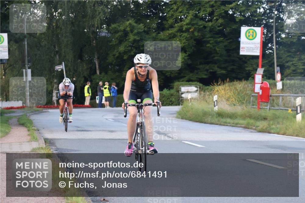25.08.2024 - Elbe Triathlon Hamburg Fuchs,  Jonas http://msf.ph/oto/6841491 25.08.2024 08:57:42 Radfahren 58, 97, 185, 126, 147 meine-sportfotos.de