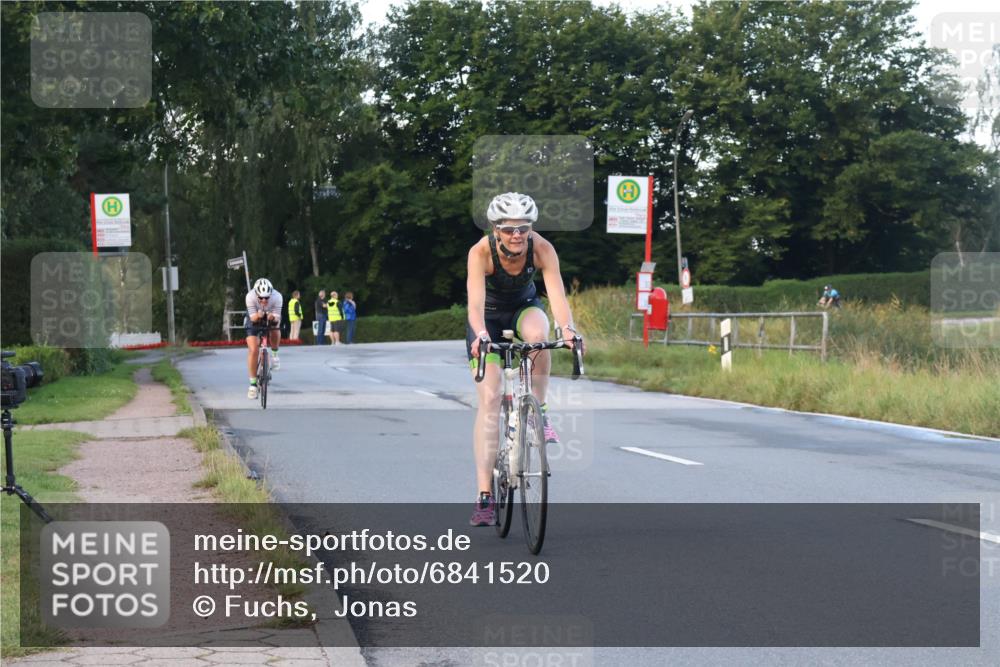 25.08.2024 - Elbe Triathlon Hamburg Fuchs,  Jonas http://msf.ph/oto/6841520 25.08.2024 08:57:43 Radfahren 58, 97, 185, 126, 147 meine-sportfotos.de