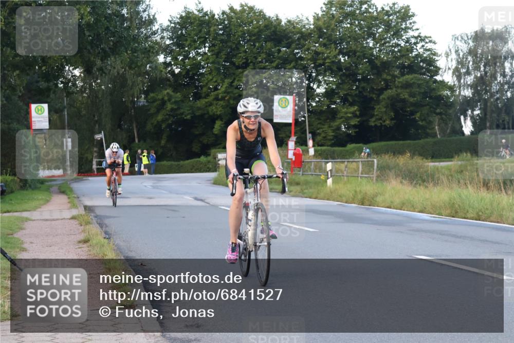 25.08.2024 - Elbe Triathlon Hamburg Fuchs,  Jonas http://msf.ph/oto/6841527 25.08.2024 08:57:43 Radfahren 58, 97, 185, 126, 147 meine-sportfotos.de