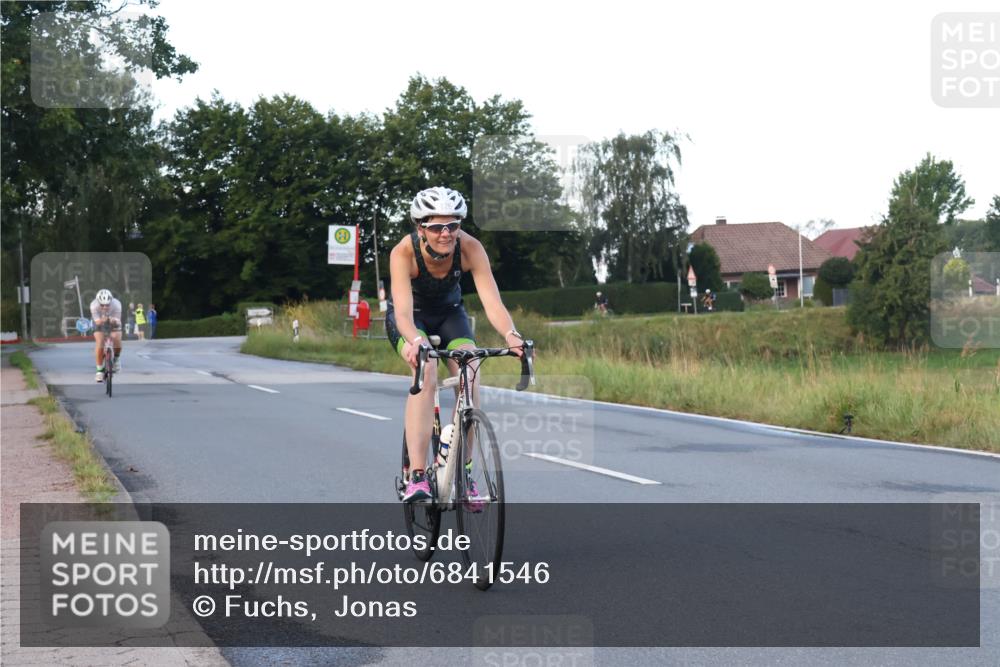 25.08.2024 - Elbe Triathlon Hamburg Fuchs,  Jonas http://msf.ph/oto/6841546 25.08.2024 08:57:43 Radfahren 58, 97, 185, 126, 147 meine-sportfotos.de