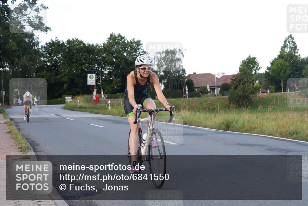 25.08.2024 - Elbe Triathlon Hamburg Fuchs,  Jonas http://msf.ph/oto/6841550 25.08.2024 08:57:44 Radfahren 185, 126, 147 meine-sportfotos.de