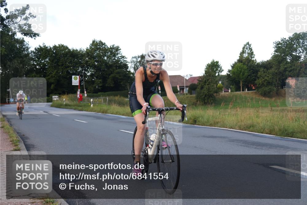 25.08.2024 - Elbe Triathlon Hamburg Fuchs,  Jonas http://msf.ph/oto/6841554 25.08.2024 08:57:44 Radfahren 185, 126, 147 meine-sportfotos.de