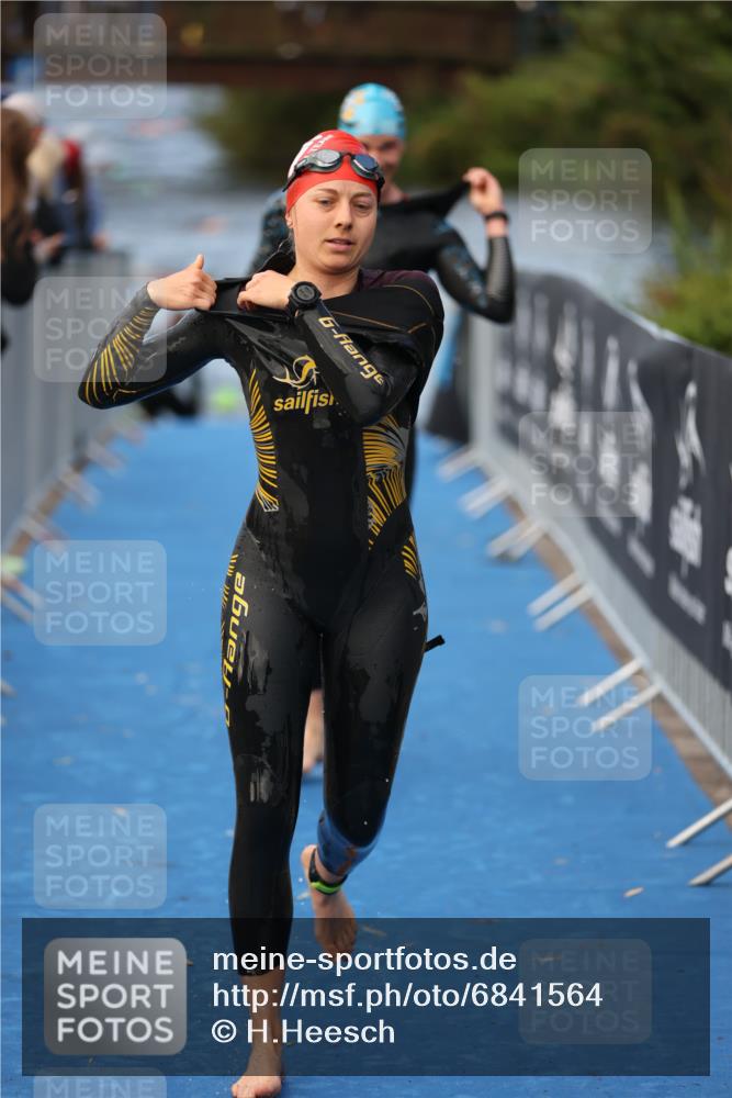 25.08.2024 - Elbe Triathlon Hamburg H.Heesch http://msf.ph/oto/6841564 25.08.2024 08:44:39 Schwimmen 80, 120, 124, 134, 145, 152, 161, 166, 169, 186, 188, 197 meine-sportfotos.de