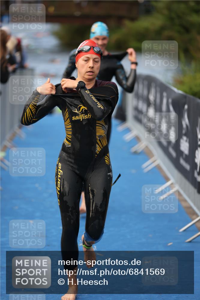 25.08.2024 - Elbe Triathlon Hamburg H.Heesch http://msf.ph/oto/6841569 25.08.2024 08:44:40 Schwimmen 80, 120, 124, 134, 145, 152, 161, 166, 169, 186, 188, 197 meine-sportfotos.de