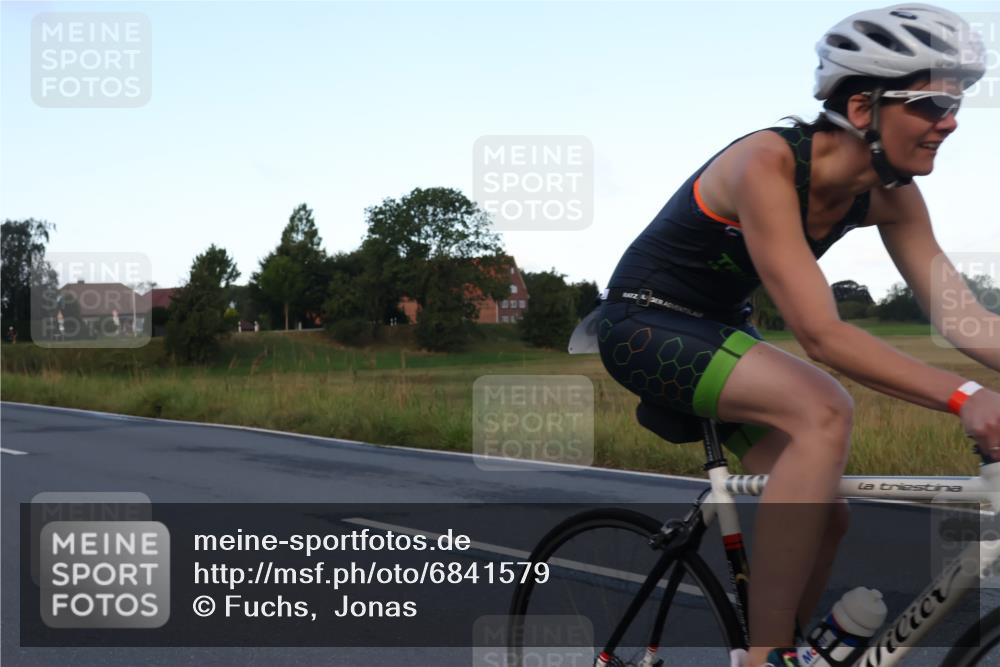 25.08.2024 - Elbe Triathlon Hamburg Fuchs,  Jonas http://msf.ph/oto/6841579 25.08.2024 08:57:44 Radfahren 185, 126, 147 meine-sportfotos.de