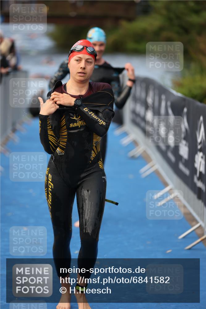 25.08.2024 - Elbe Triathlon Hamburg H.Heesch http://msf.ph/oto/6841582 25.08.2024 08:44:40 Schwimmen 80, 120, 124, 134, 145, 152, 161, 166, 169, 186, 188, 197 meine-sportfotos.de
