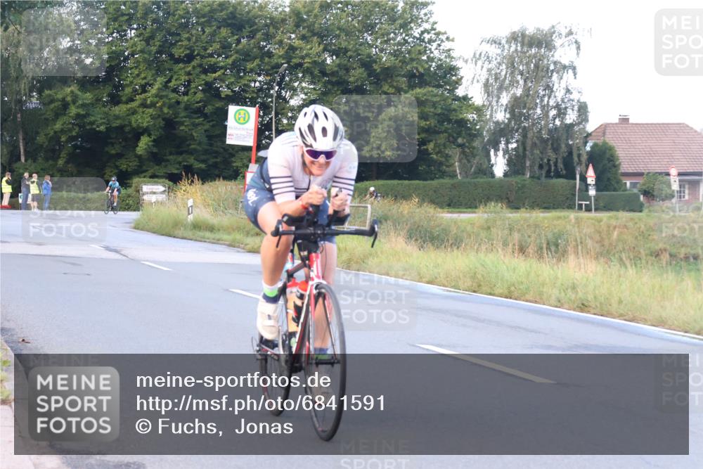 25.08.2024 - Elbe Triathlon Hamburg Fuchs,  Jonas http://msf.ph/oto/6841591 25.08.2024 08:57:45 Radfahren 126, 147 meine-sportfotos.de