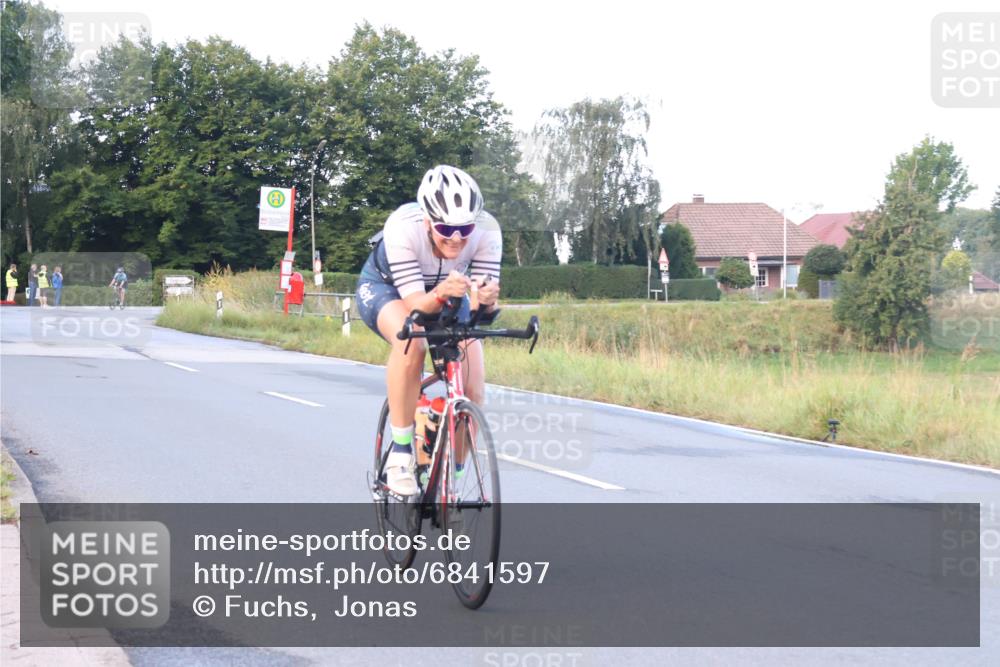 25.08.2024 - Elbe Triathlon Hamburg Fuchs,  Jonas http://msf.ph/oto/6841597 25.08.2024 08:57:46 Radfahren 126, 147 meine-sportfotos.de