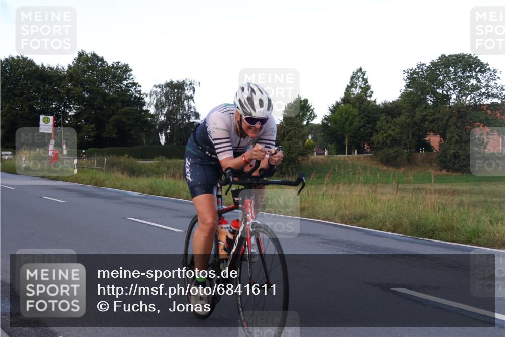 25.08.2024 - Elbe Triathlon Hamburg Fuchs,  Jonas http://msf.ph/oto/6841611 25.08.2024 08:57:46 Radfahren 126, 147 meine-sportfotos.de
