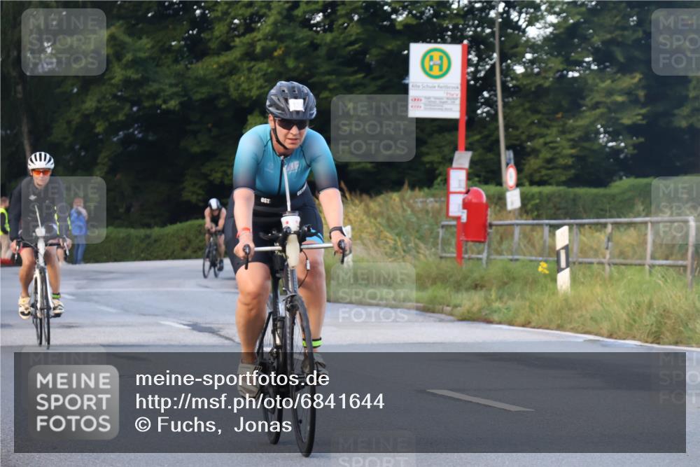 25.08.2024 - Elbe Triathlon Hamburg Fuchs,  Jonas http://msf.ph/oto/6841644 25.08.2024 08:57:54 Radfahren 136, 125, 146, 83 meine-sportfotos.de