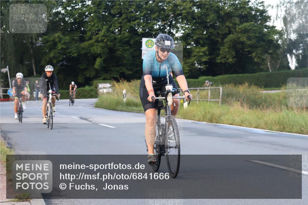 25.08.2024 - Elbe Triathlon Hamburg Fuchs,  Jonas http://msf.ph/oto/6841666 25.08.2024 08:57:54 Radfahren 136, 125, 146, 83 meine-sportfotos.de