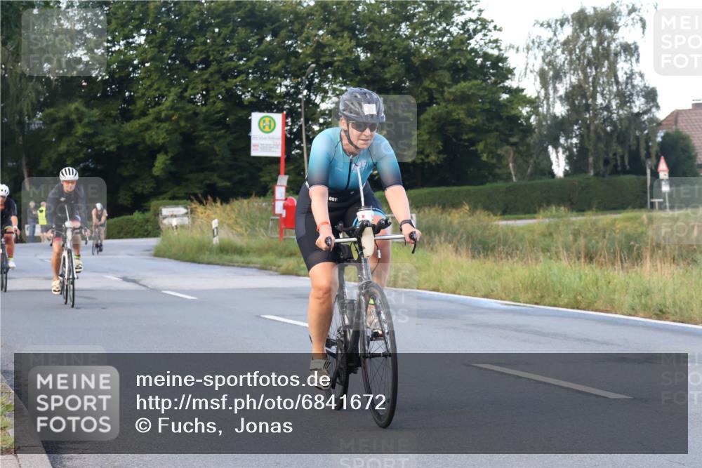 25.08.2024 - Elbe Triathlon Hamburg Fuchs,  Jonas http://msf.ph/oto/6841672 25.08.2024 08:57:55 Radfahren 136, 125, 146, 83 meine-sportfotos.de