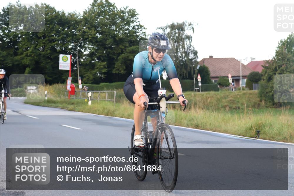 25.08.2024 - Elbe Triathlon Hamburg Fuchs,  Jonas http://msf.ph/oto/6841684 25.08.2024 08:57:55 Radfahren 136, 125, 146, 83 meine-sportfotos.de