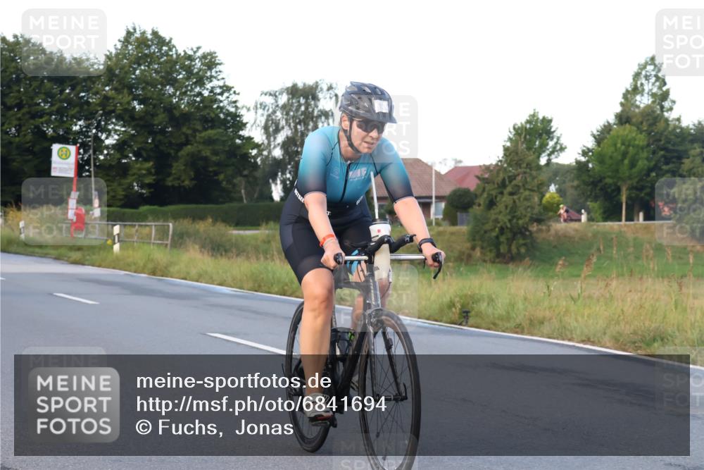 25.08.2024 - Elbe Triathlon Hamburg Fuchs,  Jonas http://msf.ph/oto/6841694 25.08.2024 08:57:55 Radfahren 136, 125, 146, 83 meine-sportfotos.de