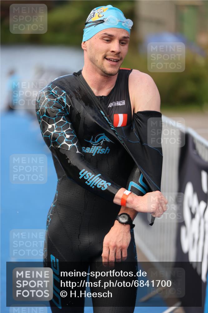 25.08.2024 - Elbe Triathlon Hamburg H.Heesch http://msf.ph/oto/6841700 25.08.2024 08:44:42 Schwimmen 80, 120, 124, 134, 145, 152, 161, 166, 169, 186, 188, 197 meine-sportfotos.de