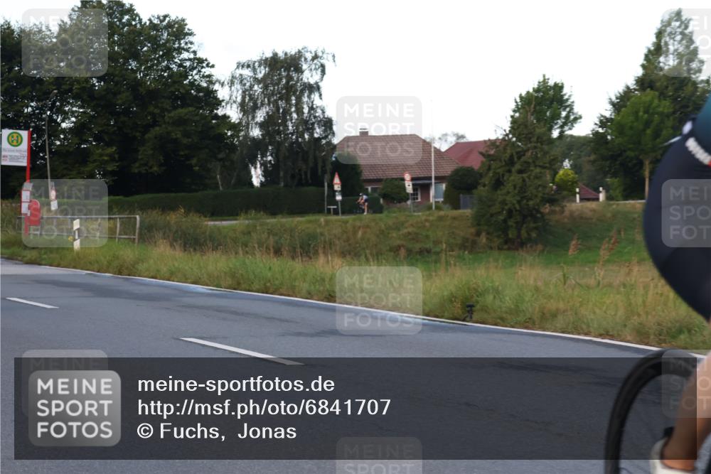 25.08.2024 - Elbe Triathlon Hamburg Fuchs,  Jonas http://msf.ph/oto/6841707 25.08.2024 08:57:55 Radfahren 136, 125, 146, 83 meine-sportfotos.de