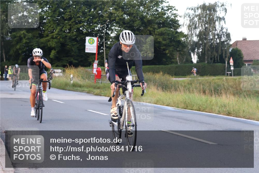 25.08.2024 - Elbe Triathlon Hamburg Fuchs,  Jonas http://msf.ph/oto/6841716 25.08.2024 08:57:56 Radfahren 136, 125, 146, 83 meine-sportfotos.de