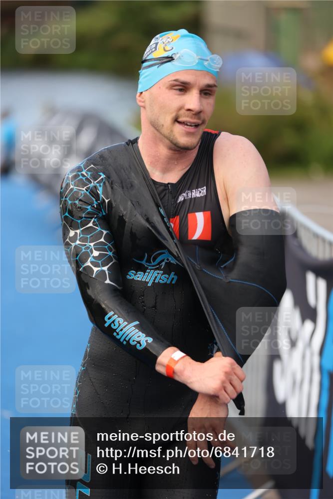 25.08.2024 - Elbe Triathlon Hamburg H.Heesch http://msf.ph/oto/6841718 25.08.2024 08:44:42 Schwimmen 80, 120, 124, 134, 145, 152, 161, 166, 169, 186, 188, 197 meine-sportfotos.de