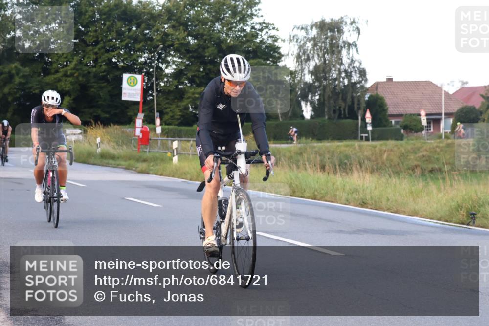 25.08.2024 - Elbe Triathlon Hamburg Fuchs,  Jonas http://msf.ph/oto/6841721 25.08.2024 08:57:56 Radfahren 136, 125, 146, 83 meine-sportfotos.de
