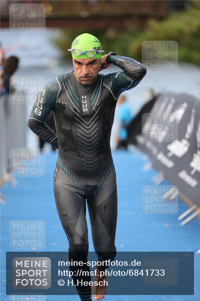 25.08.2024 - Elbe Triathlon Hamburg H.Heesch http://msf.ph/oto/6841733 25.08.2024 08:44:53 Schwimmen 120, 124, 166, 168, 169, 188, 197 meine-sportfotos.de