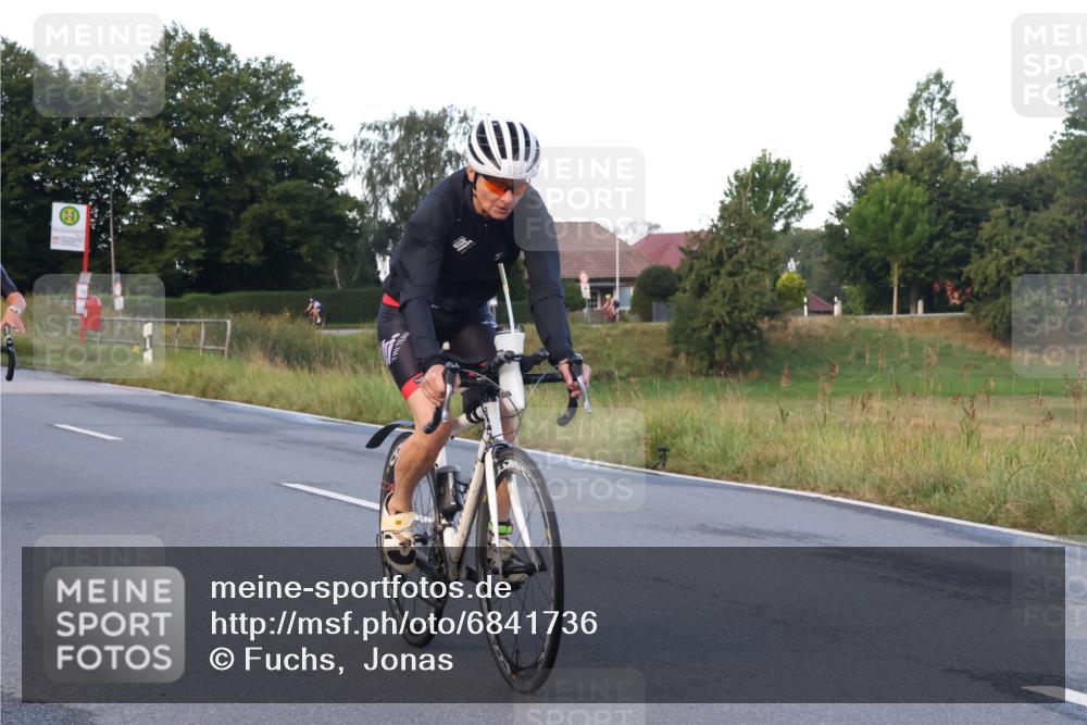 25.08.2024 - Elbe Triathlon Hamburg Fuchs,  Jonas http://msf.ph/oto/6841736 25.08.2024 08:57:57 Radfahren 136, 125, 146, 83 meine-sportfotos.de