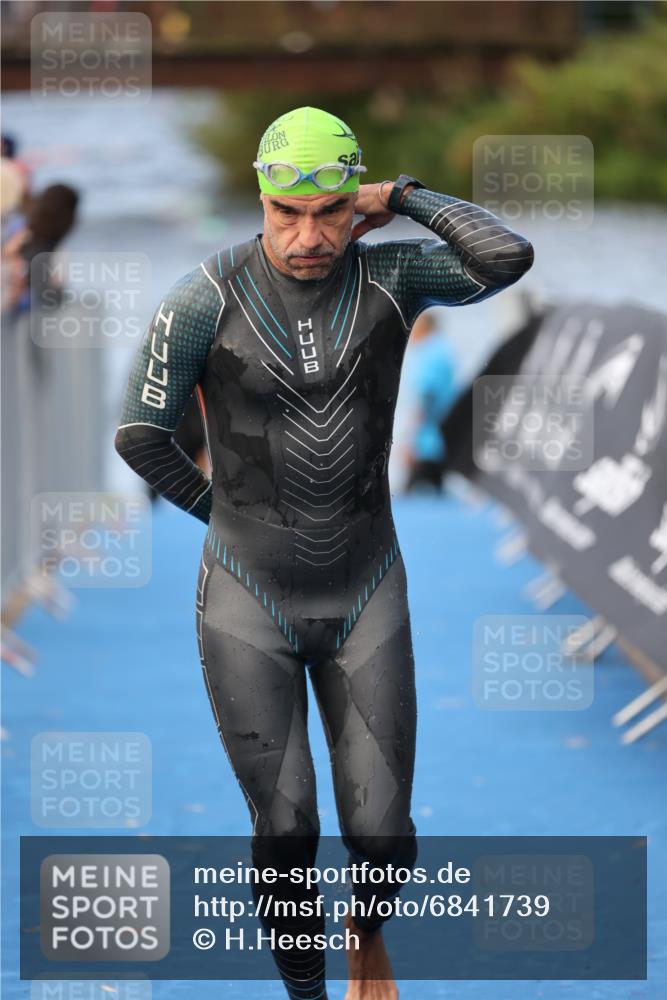 25.08.2024 - Elbe Triathlon Hamburg H.Heesch http://msf.ph/oto/6841739 25.08.2024 08:44:53 Schwimmen 120, 124, 166, 168, 169, 188, 197 meine-sportfotos.de