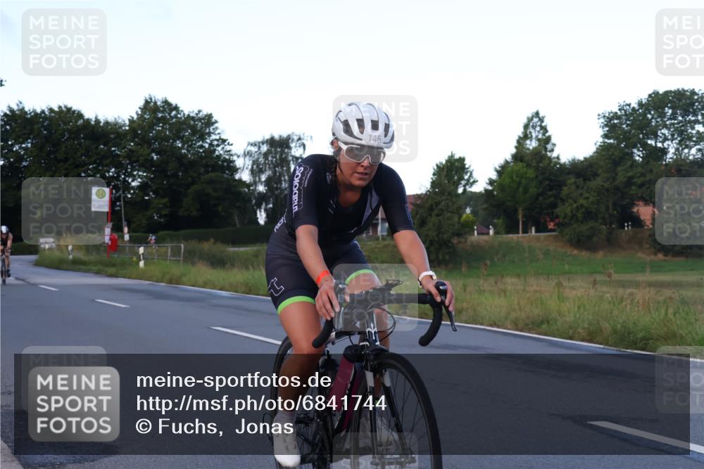 25.08.2024 - Elbe Triathlon Hamburg Fuchs,  Jonas http://msf.ph/oto/6841744 25.08.2024 08:57:58 Radfahren 136, 125, 146, 83 meine-sportfotos.de