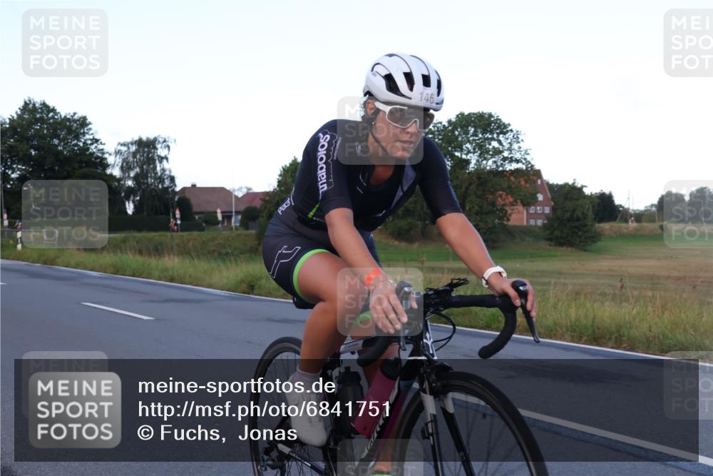 25.08.2024 - Elbe Triathlon Hamburg Fuchs,  Jonas http://msf.ph/oto/6841751 25.08.2024 08:57:58 Radfahren 136, 125, 146, 83 meine-sportfotos.de