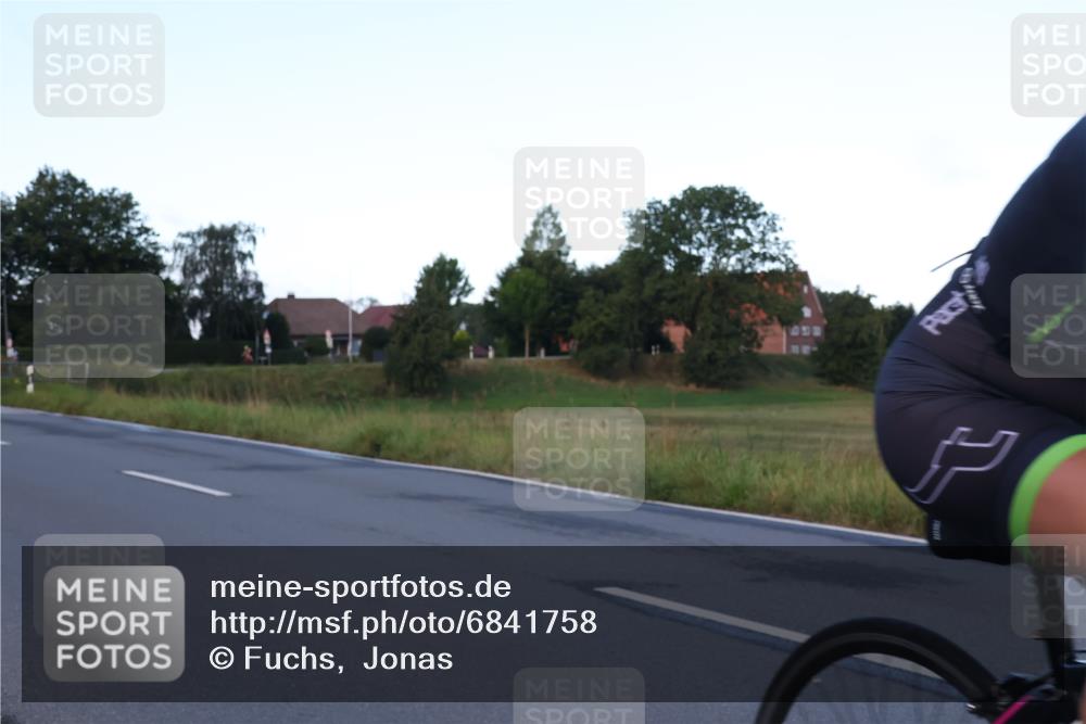 25.08.2024 - Elbe Triathlon Hamburg Fuchs,  Jonas http://msf.ph/oto/6841758 25.08.2024 08:57:58 Radfahren 136, 125, 146, 83 meine-sportfotos.de