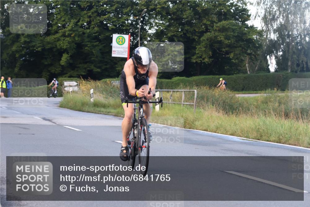 25.08.2024 - Elbe Triathlon Hamburg Fuchs,  Jonas http://msf.ph/oto/6841765 25.08.2024 08:58:00 Radfahren 136, 125, 146, 83, 113 meine-sportfotos.de