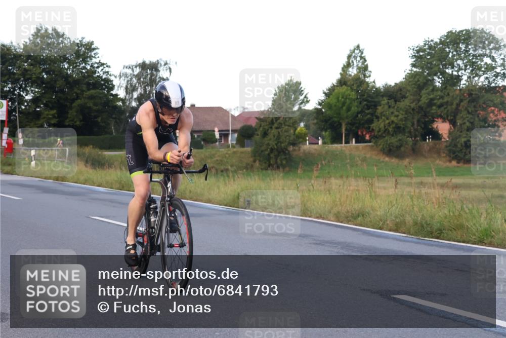 25.08.2024 - Elbe Triathlon Hamburg Fuchs,  Jonas http://msf.ph/oto/6841793 25.08.2024 08:58:00 Radfahren 136, 125, 146, 83, 113 meine-sportfotos.de