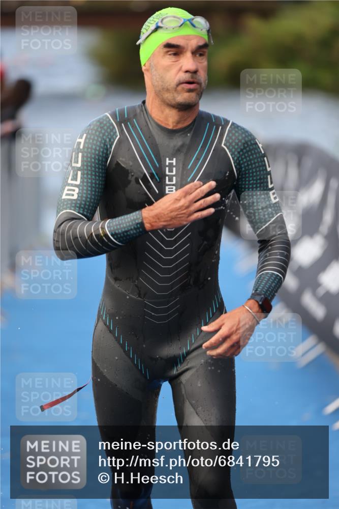 25.08.2024 - Elbe Triathlon Hamburg H.Heesch http://msf.ph/oto/6841795 25.08.2024 08:44:54 Schwimmen 120, 124, 166, 168, 169, 188, 197 meine-sportfotos.de