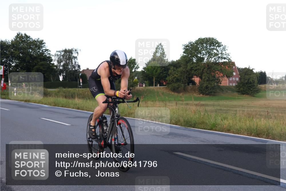 25.08.2024 - Elbe Triathlon Hamburg Fuchs,  Jonas http://msf.ph/oto/6841796 25.08.2024 08:58:00 Radfahren 136, 125, 146, 83, 113 meine-sportfotos.de