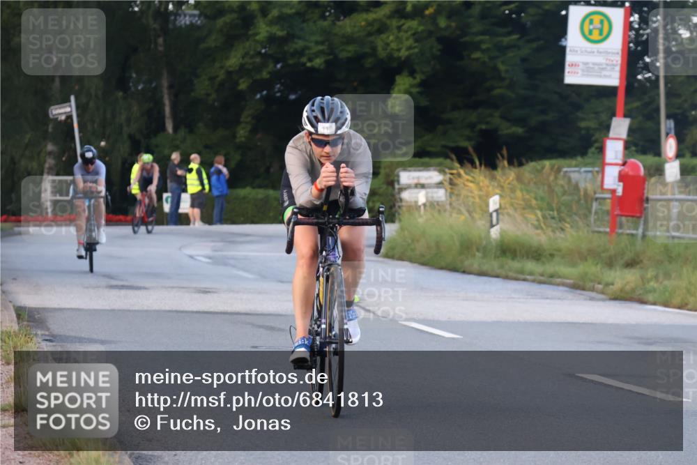 25.08.2024 - Elbe Triathlon Hamburg Fuchs,  Jonas http://msf.ph/oto/6841813 25.08.2024 08:58:05 Radfahren 83, 113, 137 meine-sportfotos.de