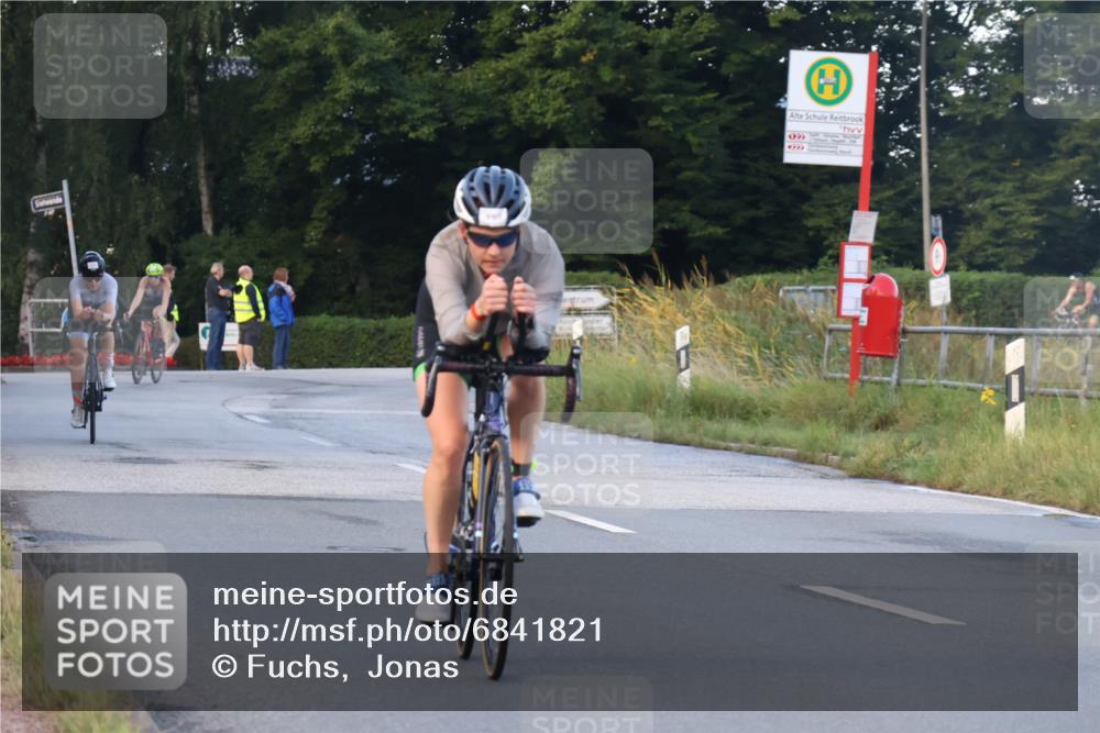 25.08.2024 - Elbe Triathlon Hamburg Fuchs,  Jonas http://msf.ph/oto/6841821 25.08.2024 08:58:05 Radfahren 83, 113, 137 meine-sportfotos.de
