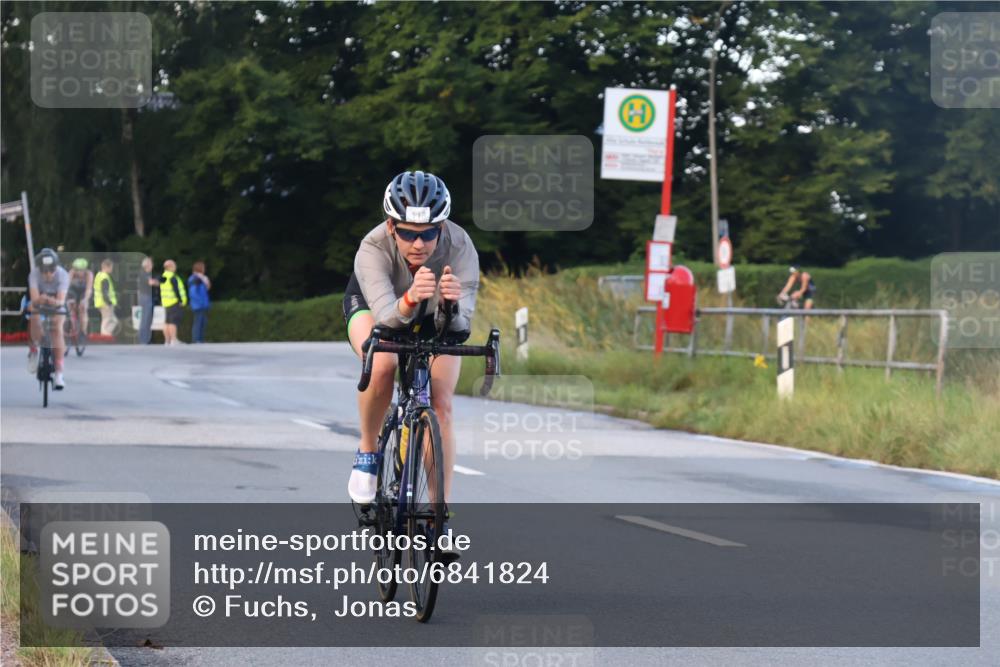 25.08.2024 - Elbe Triathlon Hamburg Fuchs,  Jonas http://msf.ph/oto/6841824 25.08.2024 08:58:05 Radfahren 83, 113, 137 meine-sportfotos.de