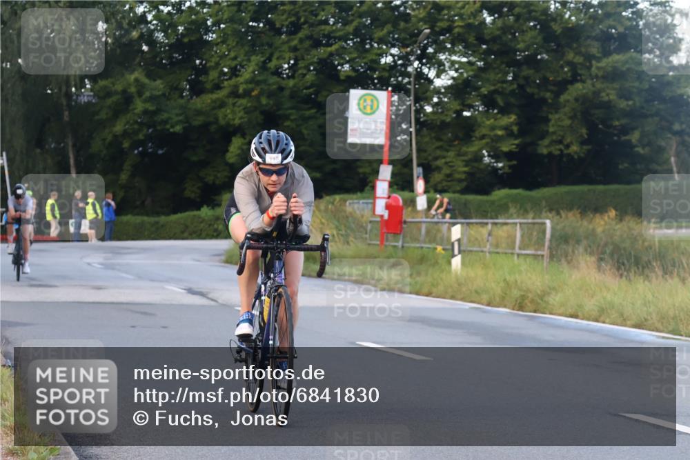 25.08.2024 - Elbe Triathlon Hamburg Fuchs,  Jonas http://msf.ph/oto/6841830 25.08.2024 08:58:05 Radfahren 83, 113, 137 meine-sportfotos.de