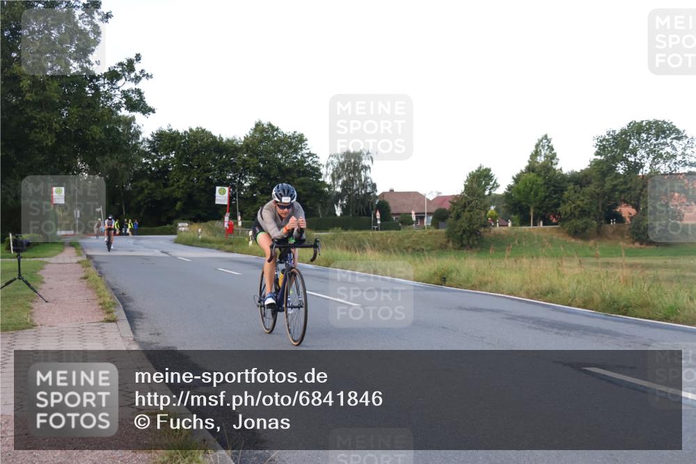 25.08.2024 - Elbe Triathlon Hamburg Fuchs,  Jonas http://msf.ph/oto/6841846 25.08.2024 08:58:06 Radfahren 113, 137 meine-sportfotos.de